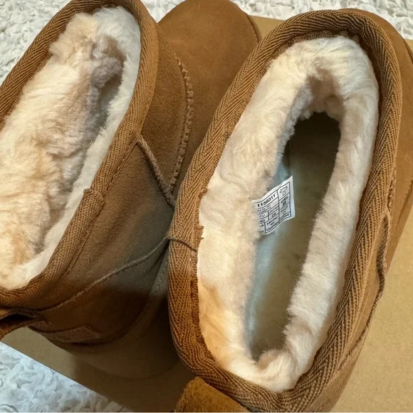 New UGG Classic Ultra Mini Platform Boots - Picture 7 of 13